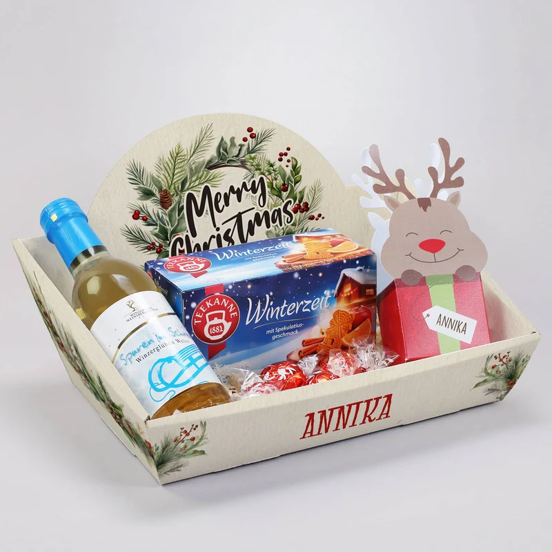 Weihnachtlicher Geschenkkorb mit Rentier-Verpackung, Tee und Glühwein