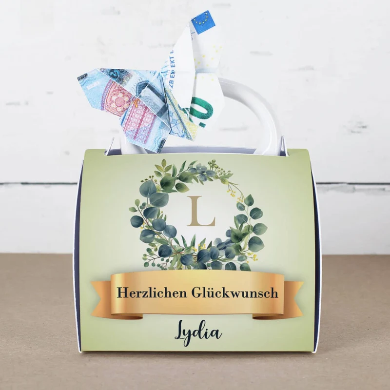 Tasse mit Name & Monogramm in Tassentasche mit Eukalyptus-Motiv