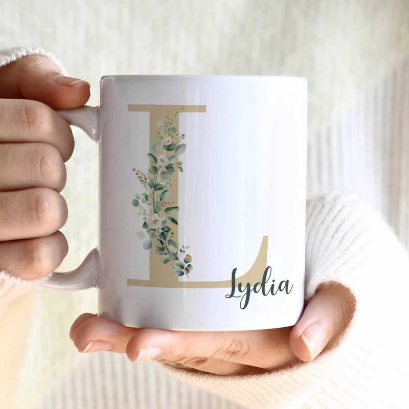 Tasse mit Name & Monogramm in Tassentasche mit Eukalyptus-Motiv