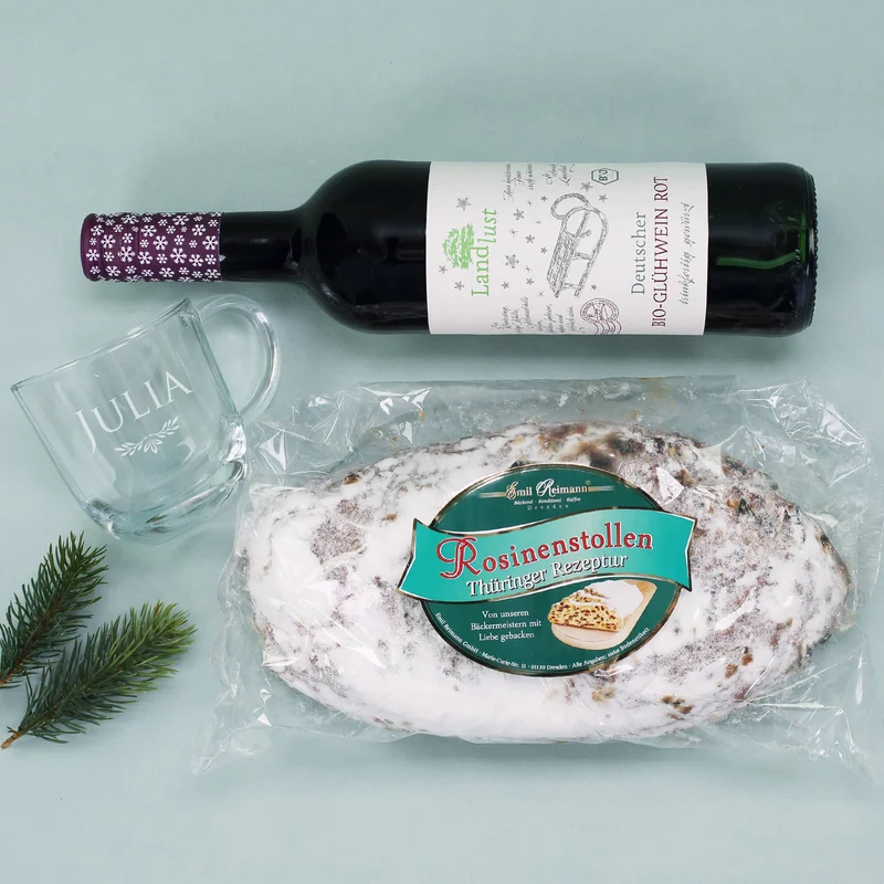 Geschenkkorb - Christbaumkugeln - mit Glühwein, Stollen und graviertem Glas