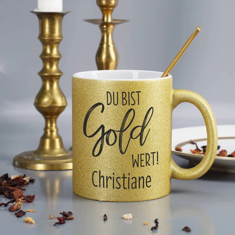 Goldtasse "Du bist Gold wert" mit Name in Tassentasche im Designer-Look