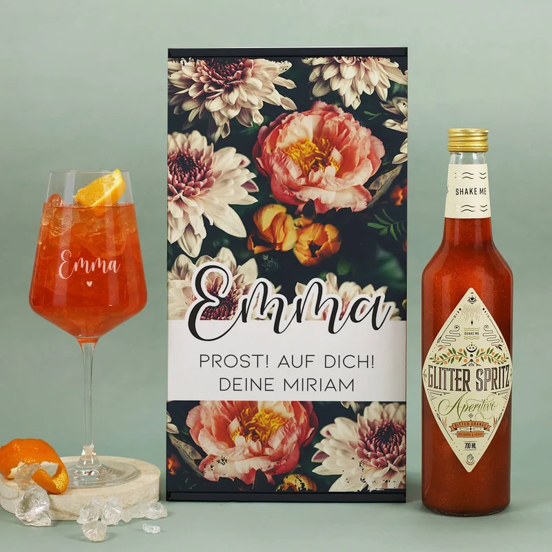 Lillet Geschenkset mit graviertem Weinglas und eleganten Vintage Blumenmotiv