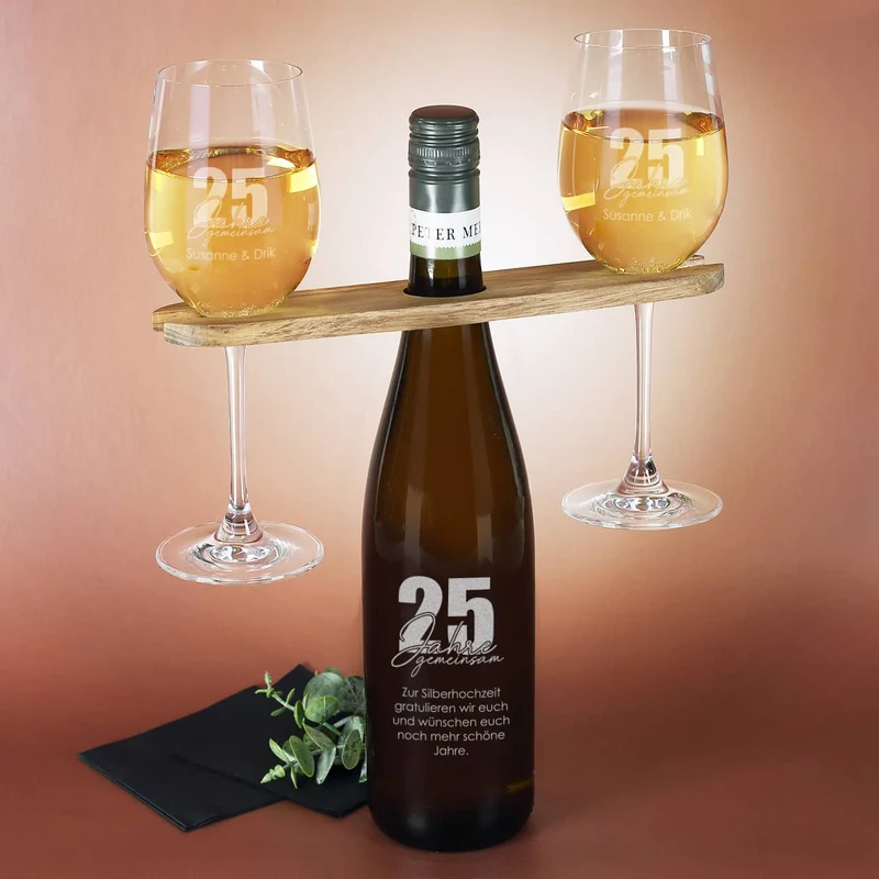 25 Jahre gemeinsam - Geschenkset mit gravierten Weingläsern und Weiflasche
