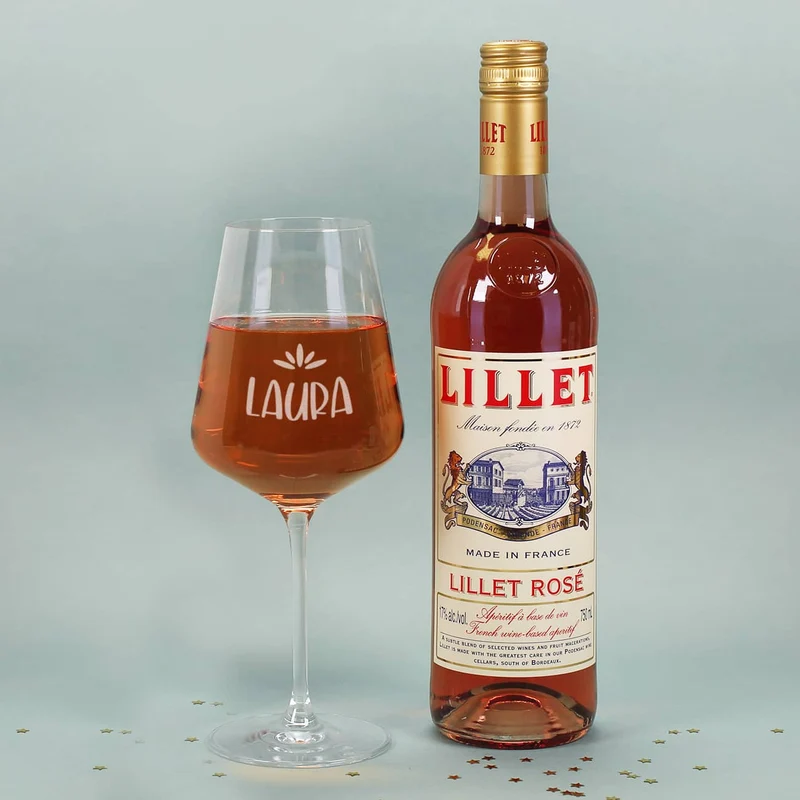 Lillet Präsentset für eine stressfreie Weihnachtszeit mit Glas und persönlicher Geschenkbox