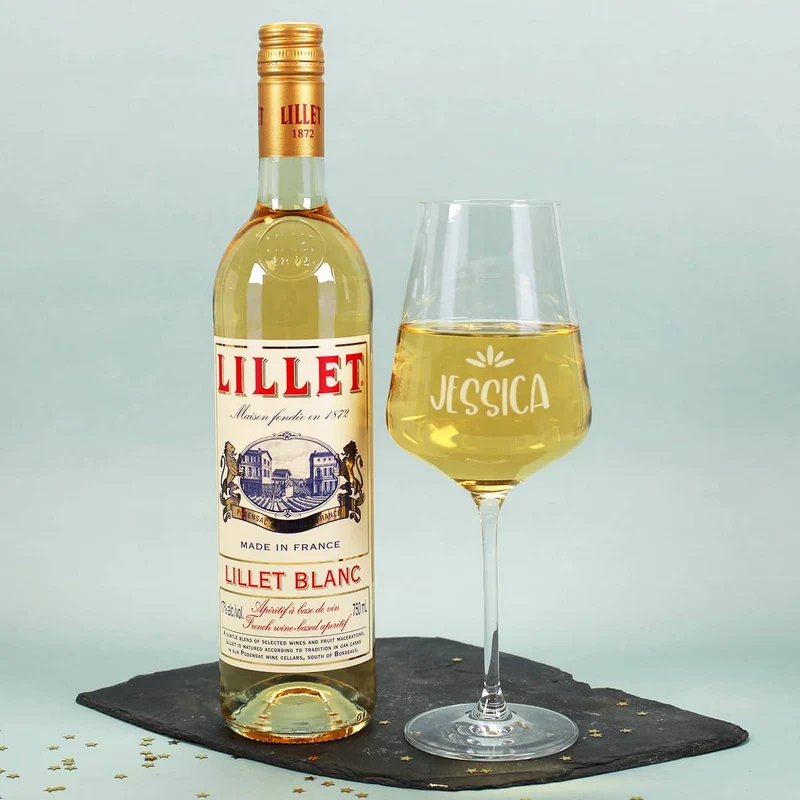 Lillet Präsentset für eine stressfreie Weihnachtszeit mit Glas und persönlicher Geschenkbox