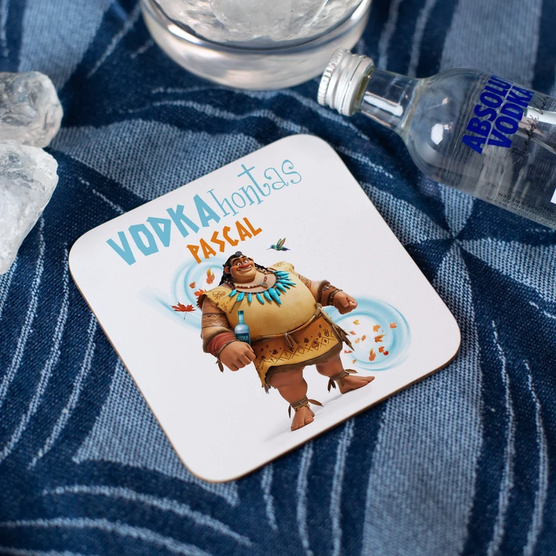 Personalisiertes Geschenkset mit Absolut Vodka, graviertem Glas, Untersetzer & Geschenkbox | Vodkahontas