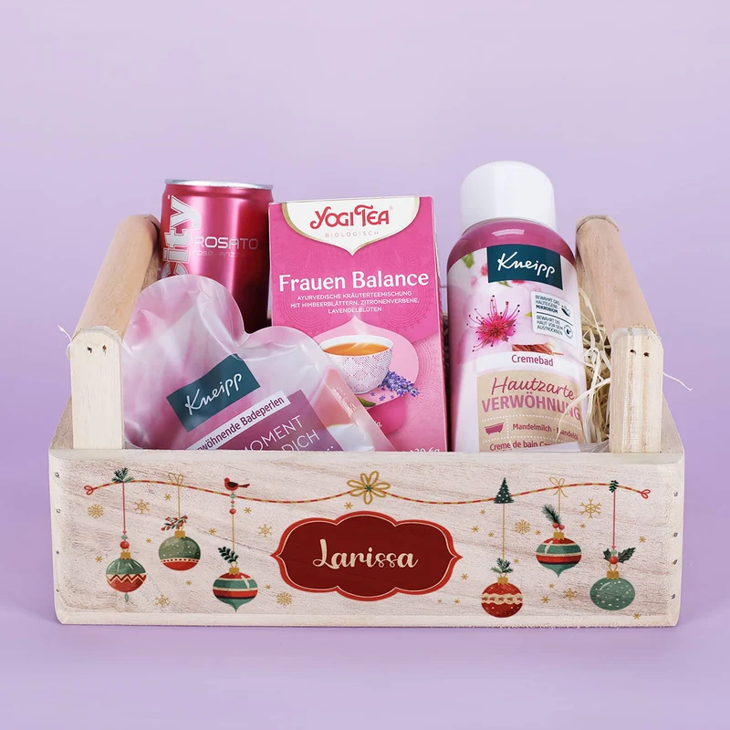 Weihnachtlicher Wellness Geschenkkorb für Frauen mit Namensaufdruck
