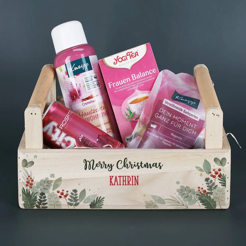 Weihnachtsgeschenkkorb für Frauen mit Wellness Inhalt und persönlichem Druck