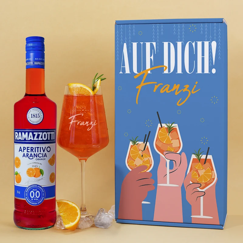 Personalisiertes Geschenkset 'Auf dich!' mit Ramazzotti alkoholfrei, Aperitif-Glas & Geschenkbox