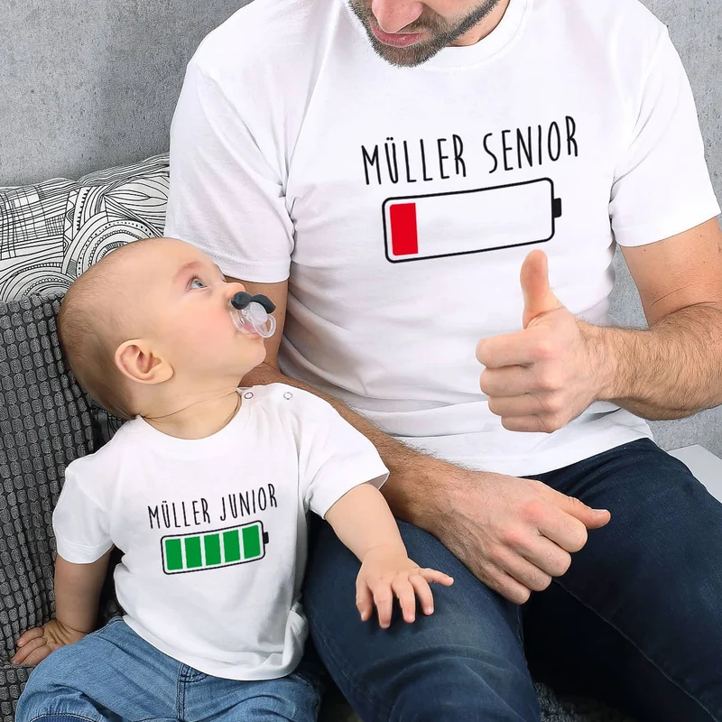 Akku - T-Shirt für Vater und Sohn mit Ihrem Wunschtext bedruckt