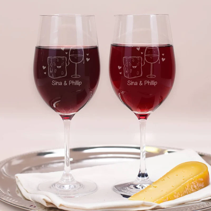 Wir gehören zusammen wie Käse & Wein - Geschenkset mit zwei Weingläsern