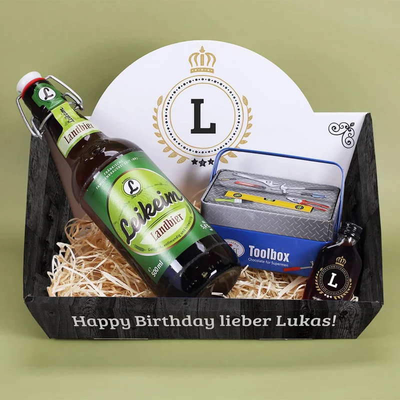Geschenkkorb für Männer mit persönlichem Druck und verschiedenen Füllungen