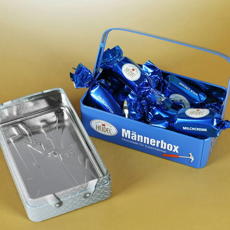 Geschenkkorb für Männer mit persönlichem Druck und verschiedenen Füllungen