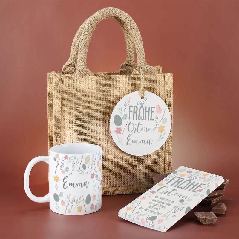Geschenkset zu Ostern mit personalisierter Tasse, Schokolade & Jute-Geschenktüte im Oster-Design