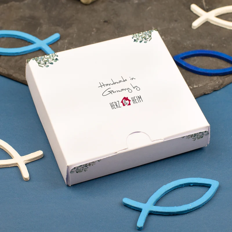 Halskette mit graviertem Kreuz zu Kommunion, Konfirmation, Taufe in Geschenkbox