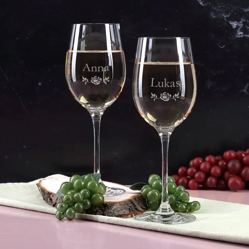 Maybach Weißwein Geschenkset zum Valentinstag mit zwei gravierten Gläsern