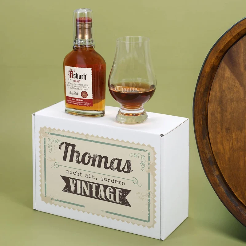 Nicht alt, sondern Vintage - Asbach Uralt Geschenkset mit graviertem Glas