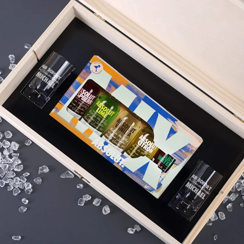 Geschenk-Set aus 5 Flaschen Vodka mit 2 gravierten Vodka-Gläsern in bedruckter Holzkiste