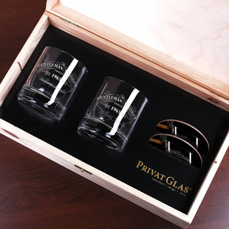 Whisky-Set in gravierter Holzkiste inkl. Gläser und Untersetzer