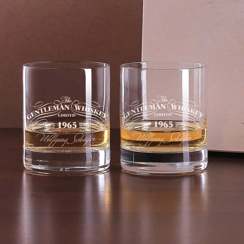 Whisky-Set in gravierter Holzkiste inkl. Gläser und Untersetzer