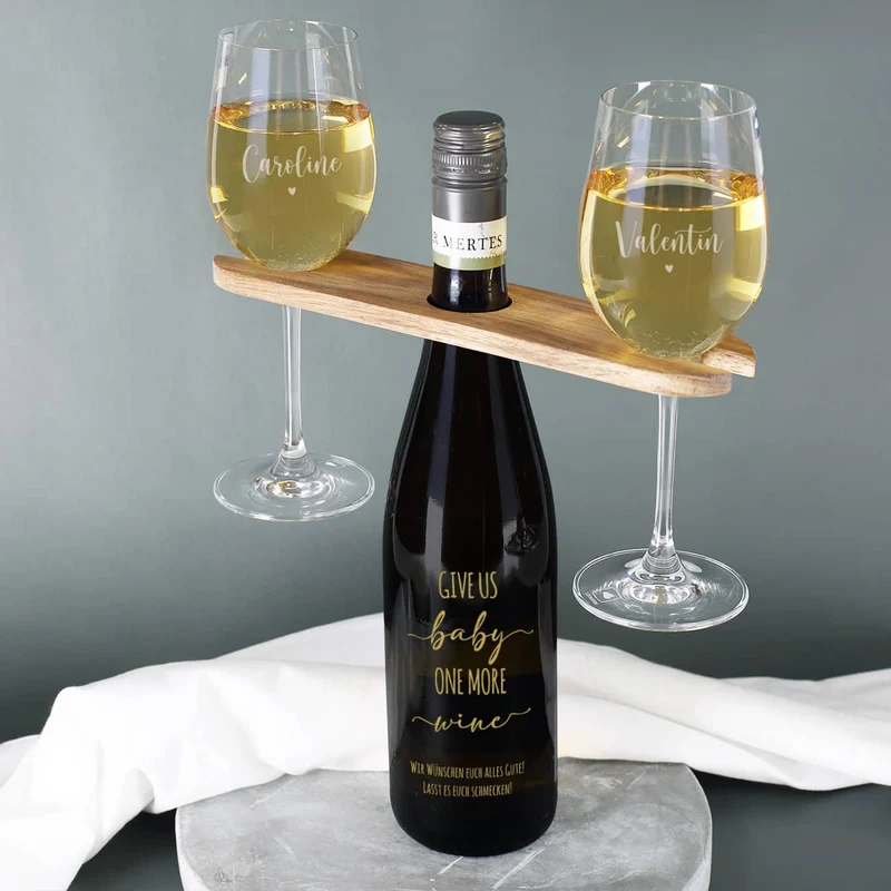 Give us Baby one more wine - personalisiertes Weinset mit Gravur