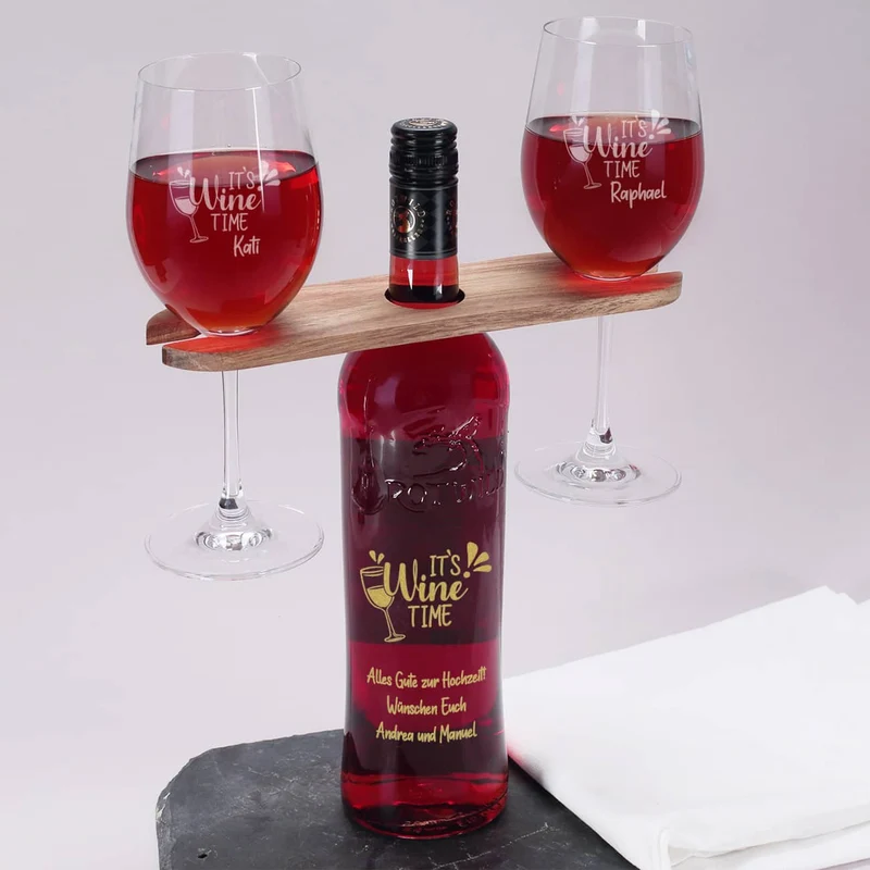 It`s Wine Time - Personalisiertes Geschenkset mit Weinflasche, Weingläsern und Weinbutler
