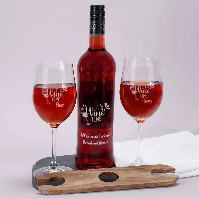 It`s Wine Time - Personalisiertes Geschenkset mit Weinflasche, Weingläsern und Weinbutler