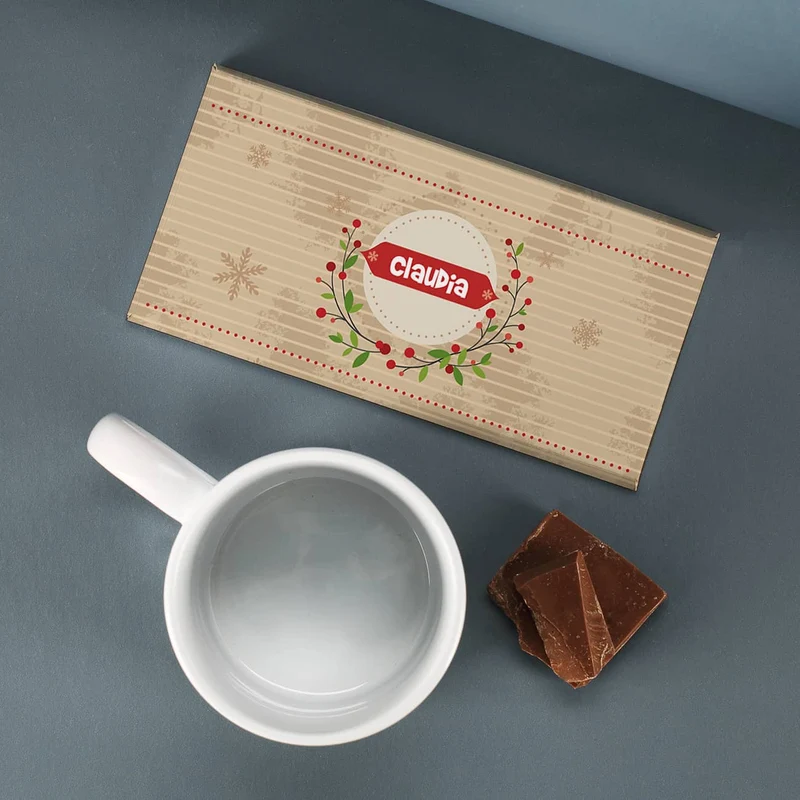 Tasse und Schokolade zu Weihnachten in hübscher Jutetüte mit persönlichem Anhänger