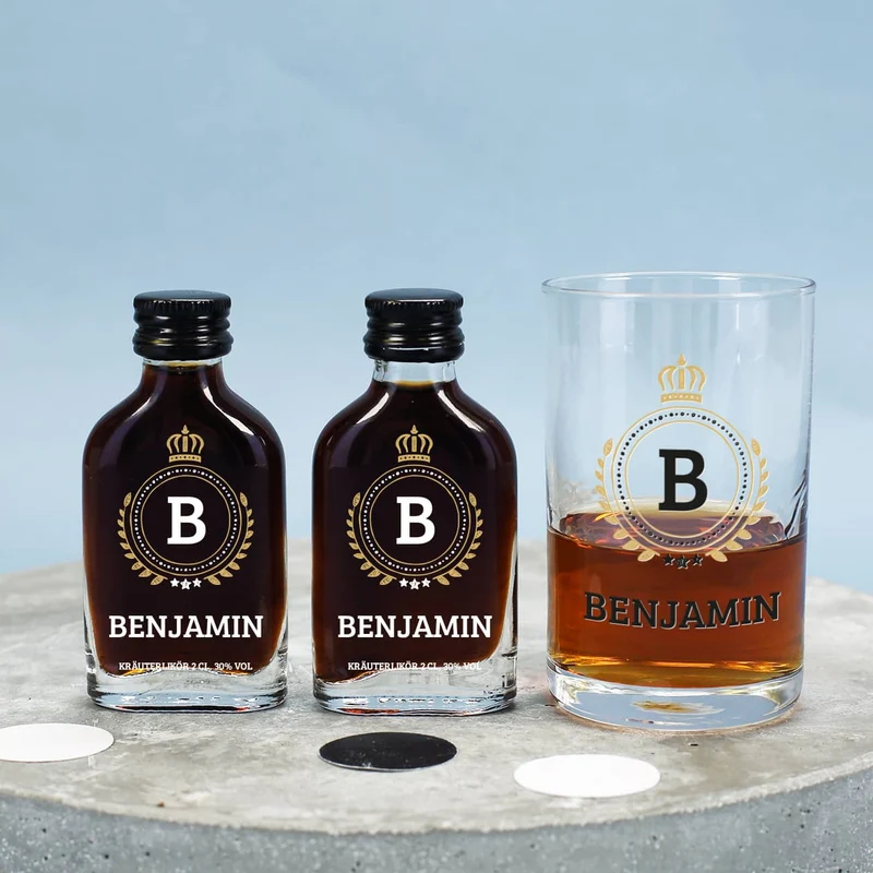 Schnaps-Geschenk für Männer mit 2 Kräuterlikören, Schnapsglas und persönlicher Box