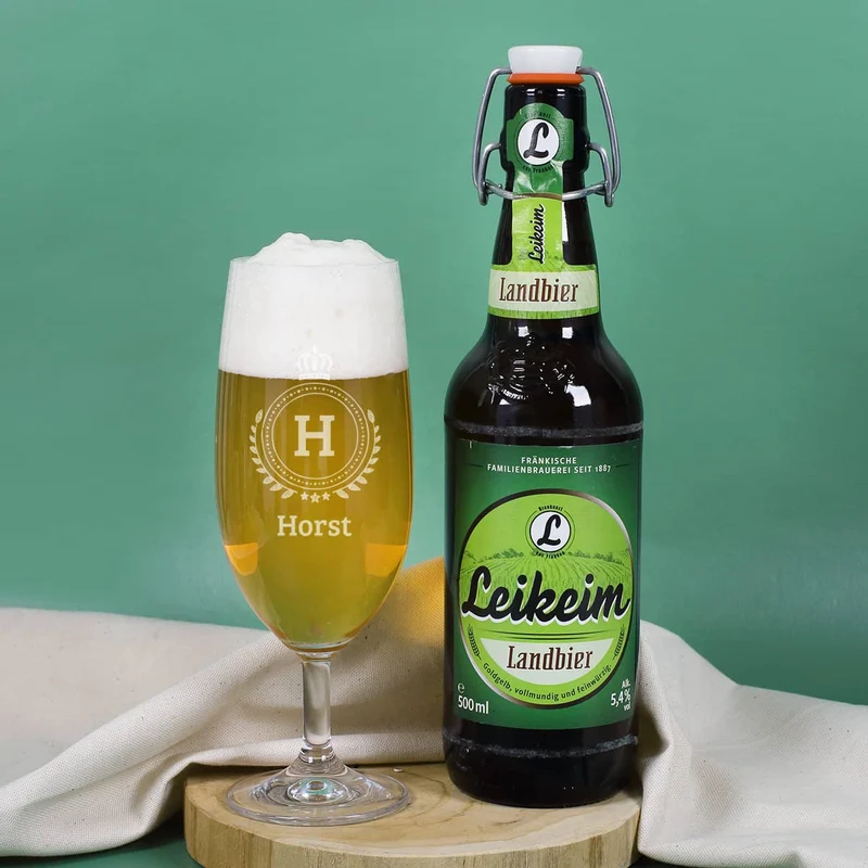 Geschenkset mit Bierglas, Bier und Snack