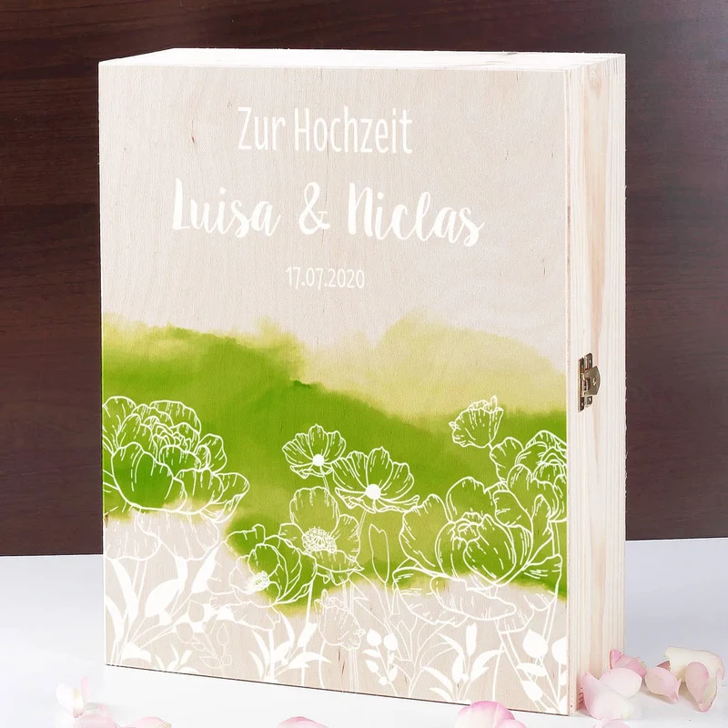 Wein-Geschenkset zur Hochzeit mit zwei gravierten Gläsern in einer persönlich gestalteten Holzbox