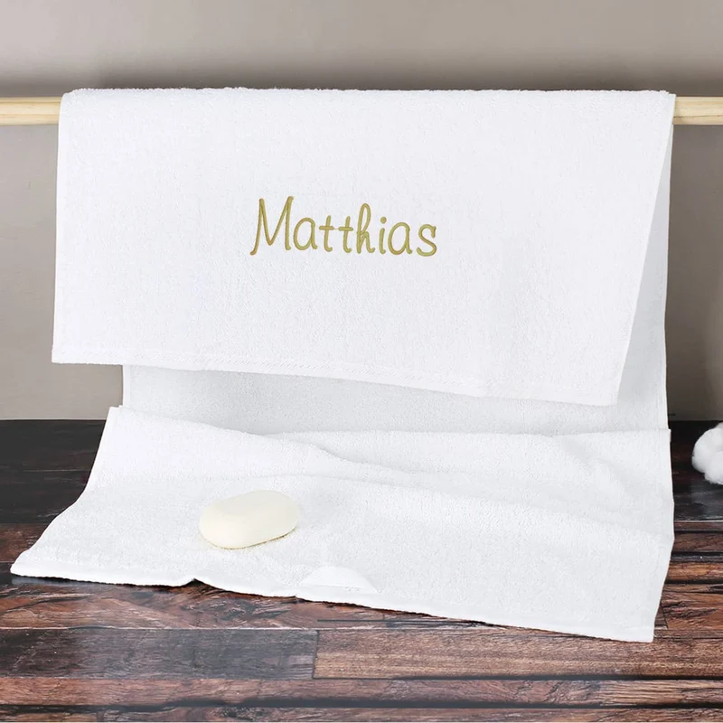 4-teiliges Handtuchset in Weiß mit Name bestickt