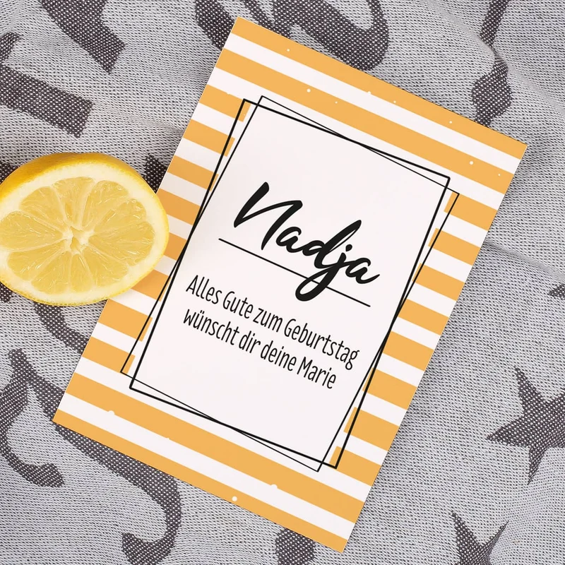 Alkoholfreier Cocktail im Set mit Box, graviertem Glas und Postkarte