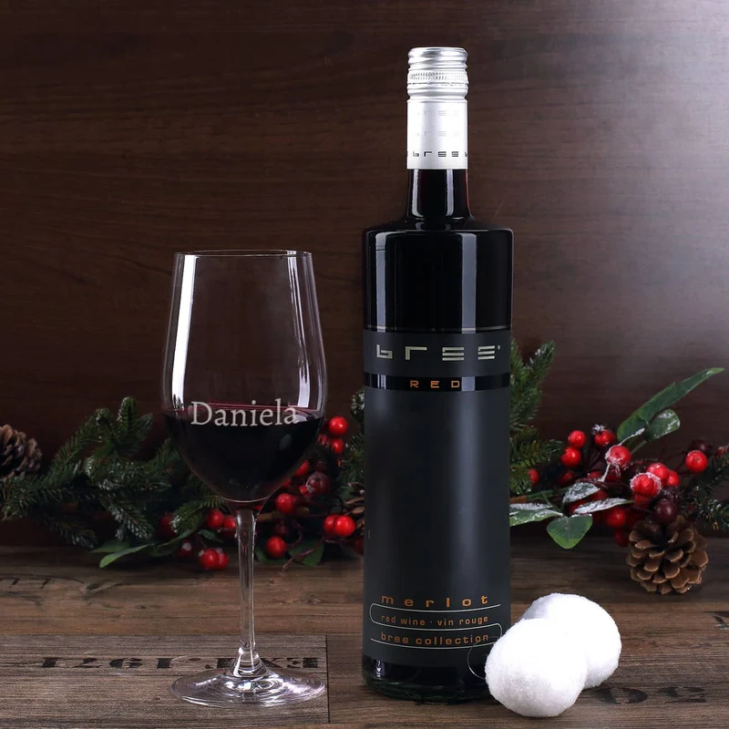 Geschenkholzbox zu Weihnachten mit Weinglas und Bree Weinflasche