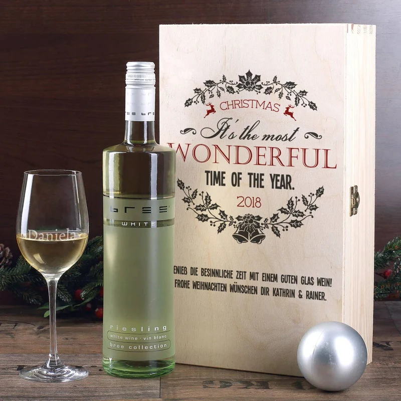 Geschenkholzbox zu Weihnachten mit Weinglas und Bree Weinflasche