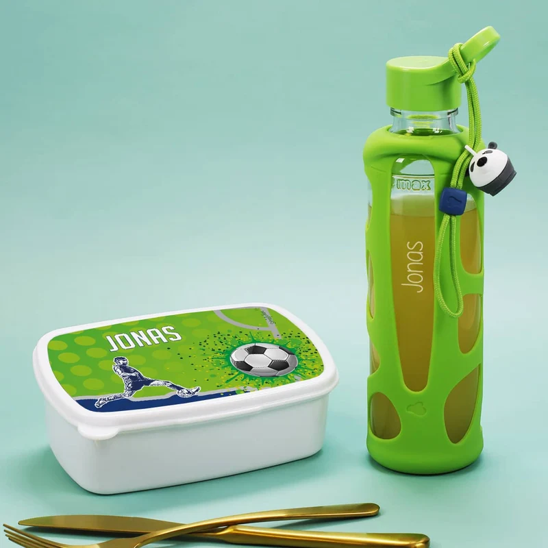 Gravierte Trinkflasche im Set mit bedruckter Fußball-Brotdose für Kinder