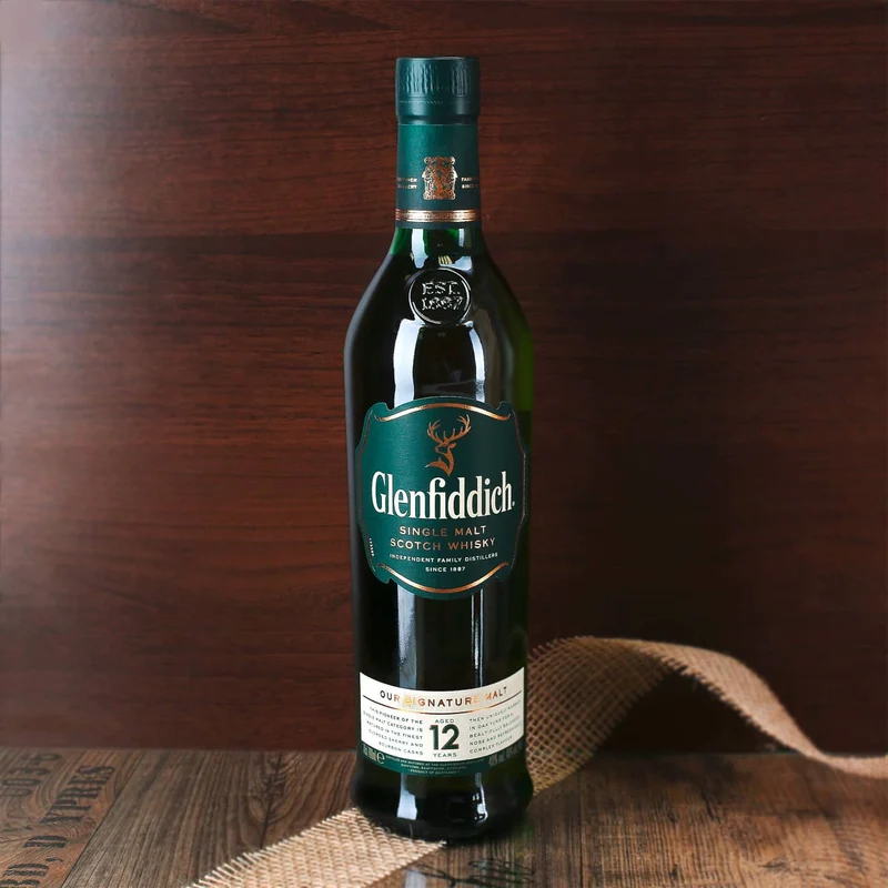 Glenfiddich Single Malt Whisky Geschenkset mit Whiskyglas und Holzkiste