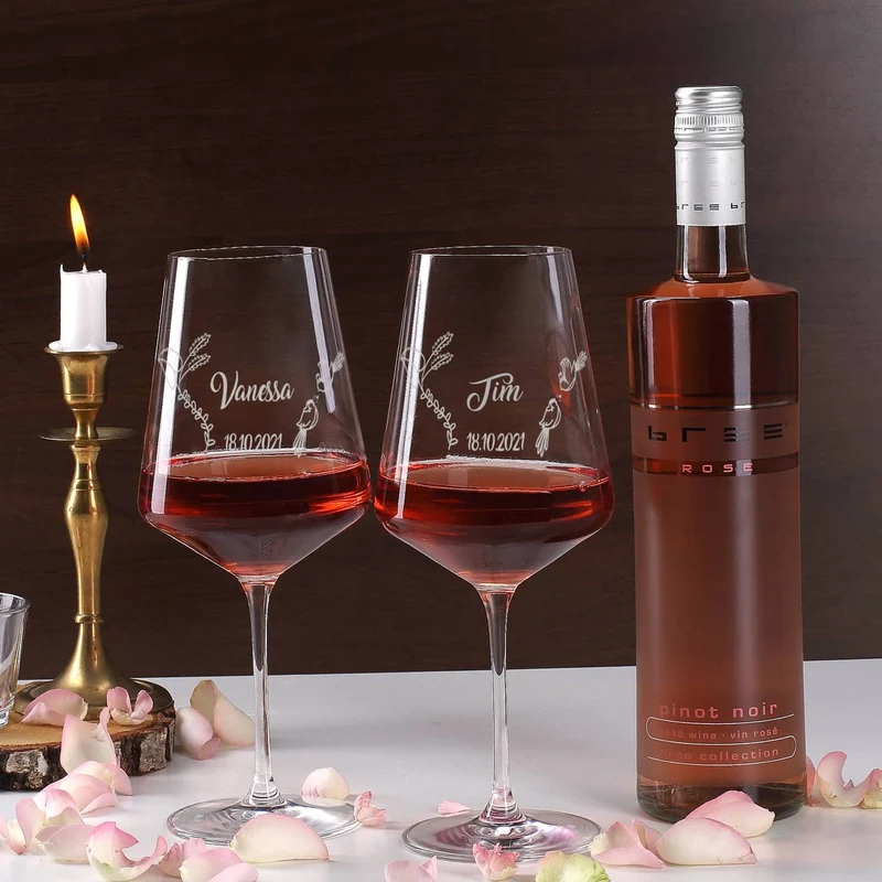 Wein Geschenkset zur Hochzeit mit personalisierter Holzbox und Weinglas mit Gravur