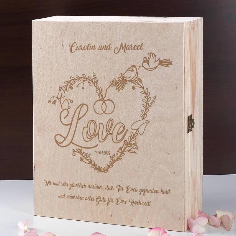 Wein Geschenkset zur Hochzeit mit personalisierter Holzbox und Weinglas mit Gravur