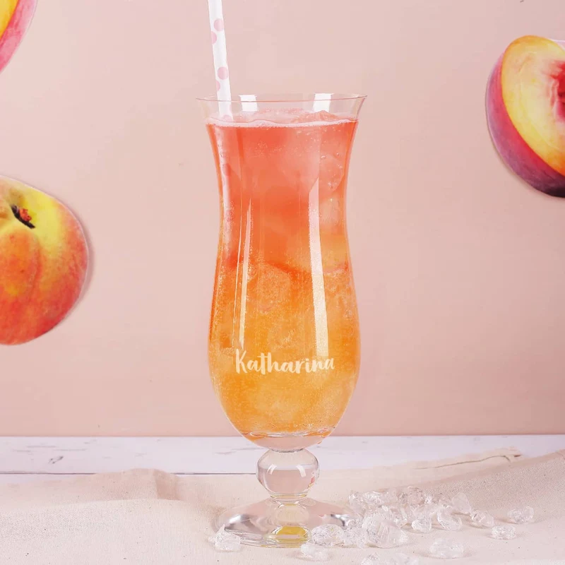 Sommerliches Pfirsichlikör-Set für Frauen mit Cocktailglas und Name