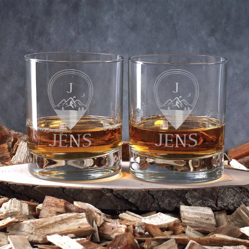 Edles Whisky-Geschenkset in original Munitionsbox mit gravierten Whiskygläsern und Feldflasche