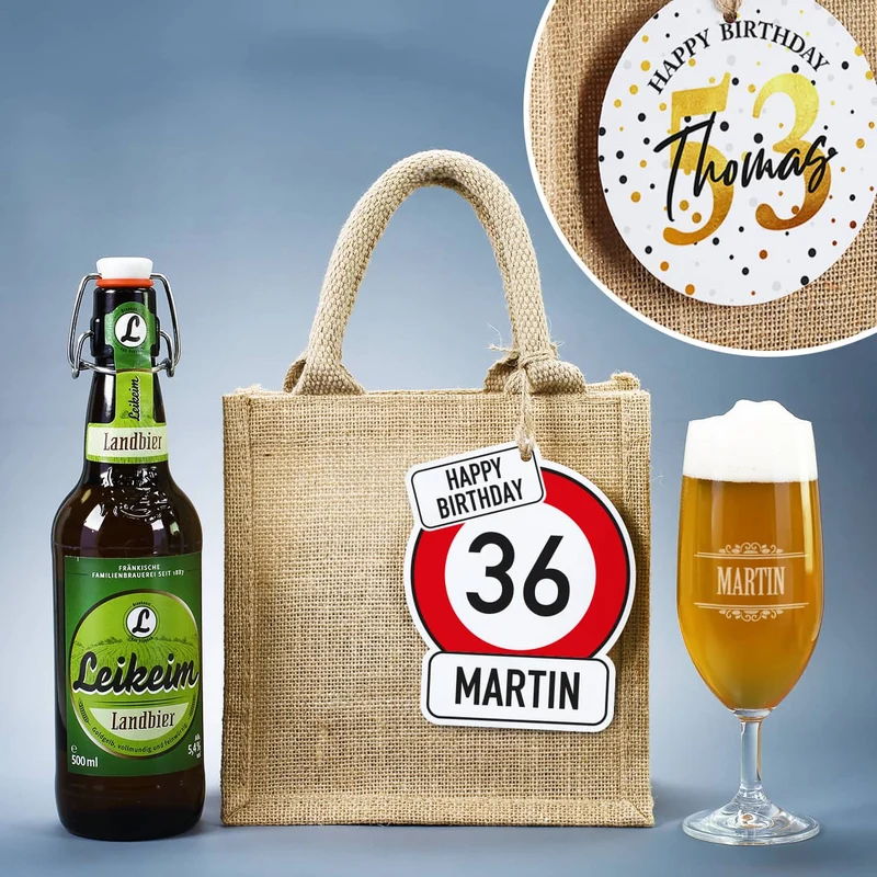 Männergeschenk zum Geburtstag - Bierglas mit Flaschenbier in Jutetüte mit Anhänger