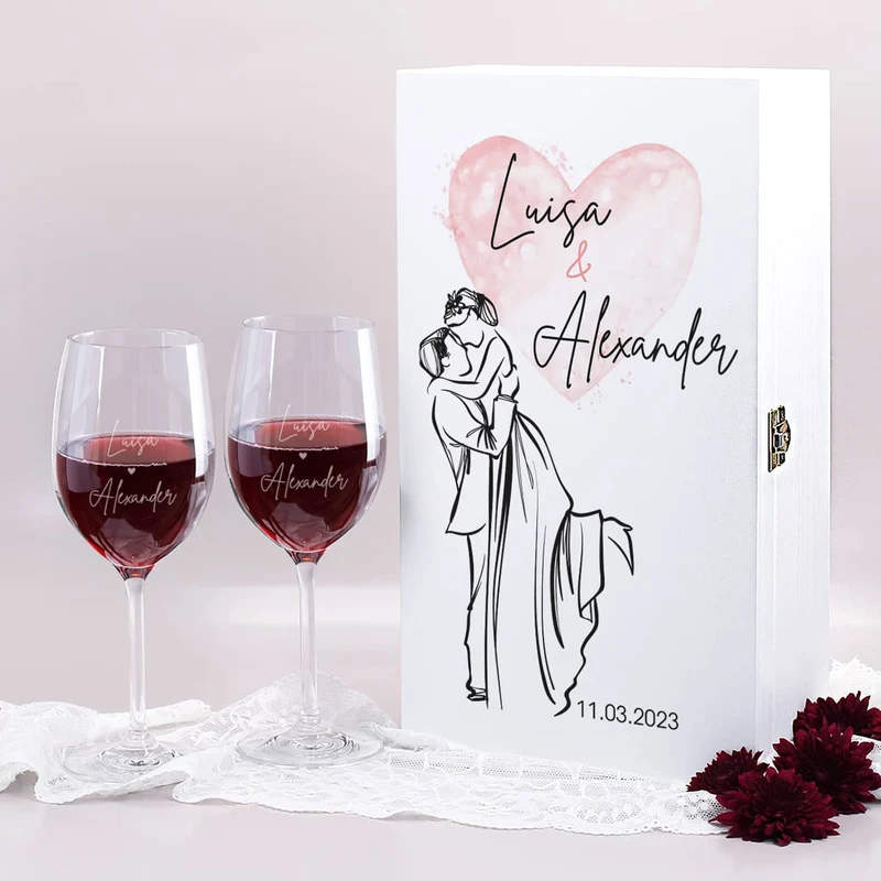 Romantisches Geschenkset zur Hochzeit mit Weingläsern und Holzbox