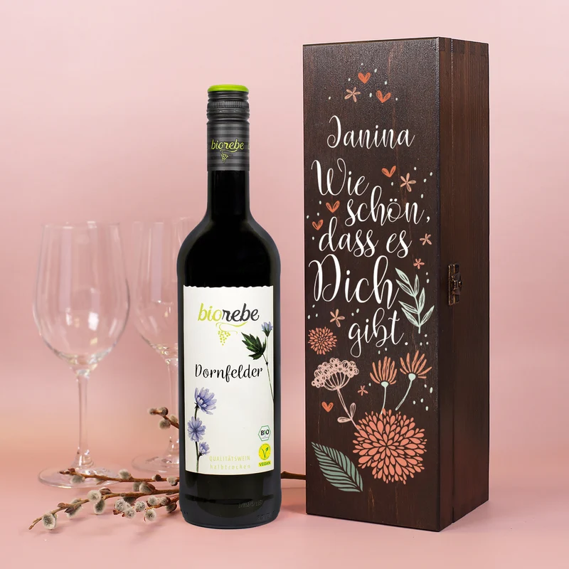 Biorebe Wein in personalisierter Holzbox | Geschenk Set - Wie schön, dass es Dich gibt.