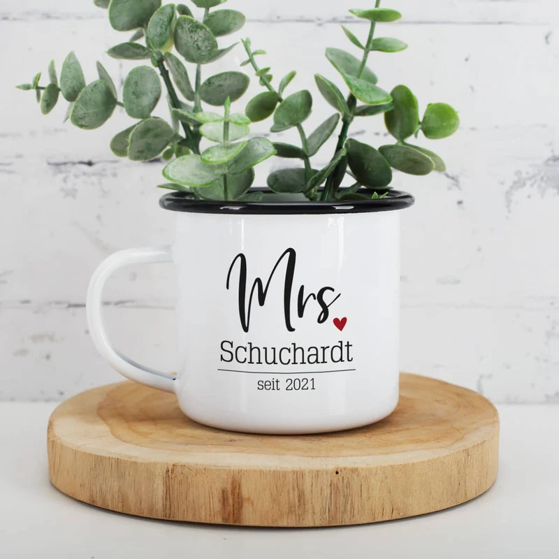 Mr und Mrs Emailletassen mit persönlichem Aufdruck