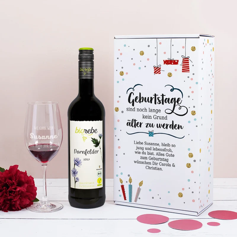 Wein-Set zum Geburtstag mit graviertem Glas in weißer Geschenkbox
