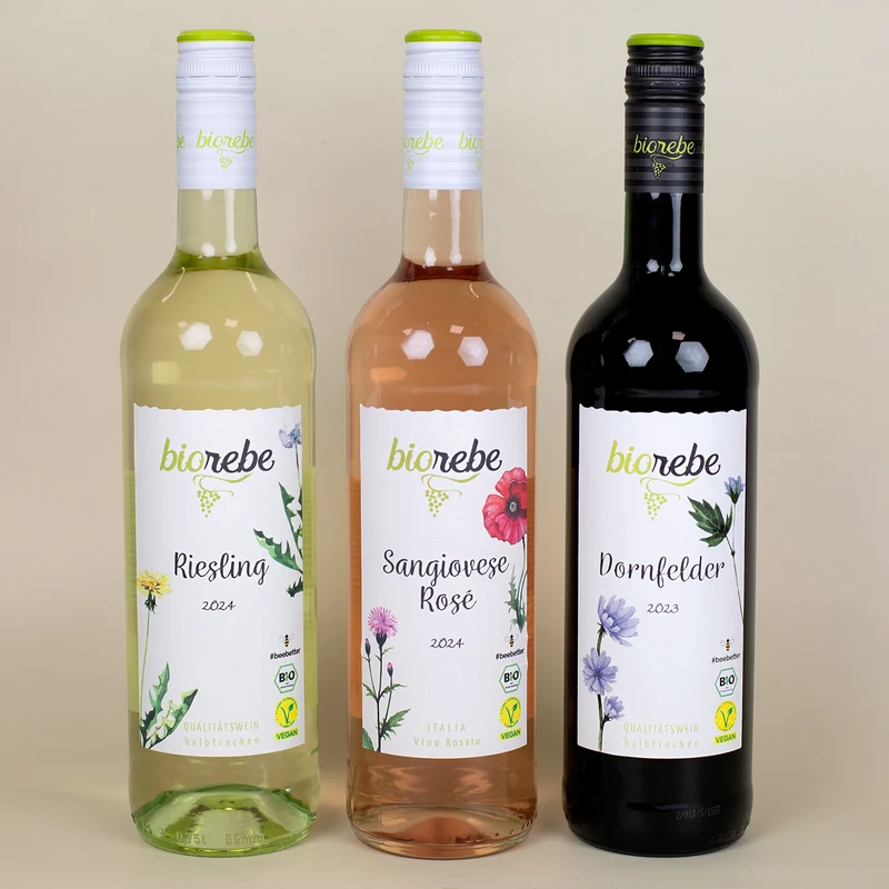 Wein-Set zum Geburtstag mit graviertem Glas in weißer Geschenkbox