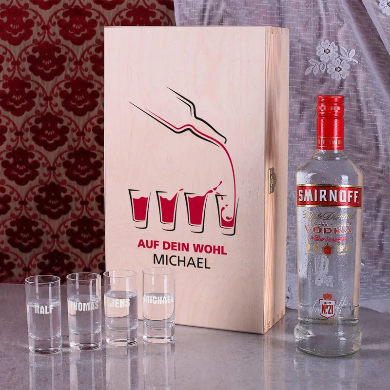 Vodka Smirnoff mit 4 gravierten Gläsern in bedruckter Holzkiste