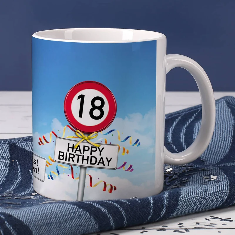 Geschenkbox zum 18. Geburtstag mit Verkehrszeichenmotiv