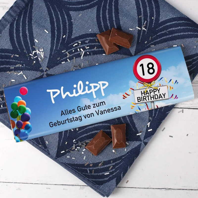 Geschenkbox zum 18. Geburtstag mit Verkehrszeichenmotiv